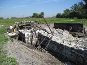 A crew attempts to reconstruct the Roman camp