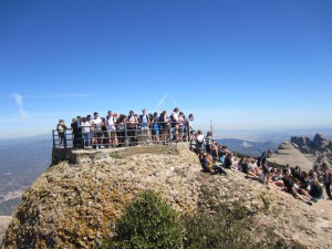 100 Belgian youth at Montserrat